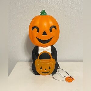 Hyde & Eek light-up Blow Mold Pumpkin Head Man w/ Trick or Treat pail Halloween